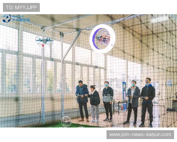 球场上空出现奇怪无人机